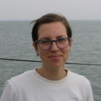 Sarah Henicke Flores's headshot