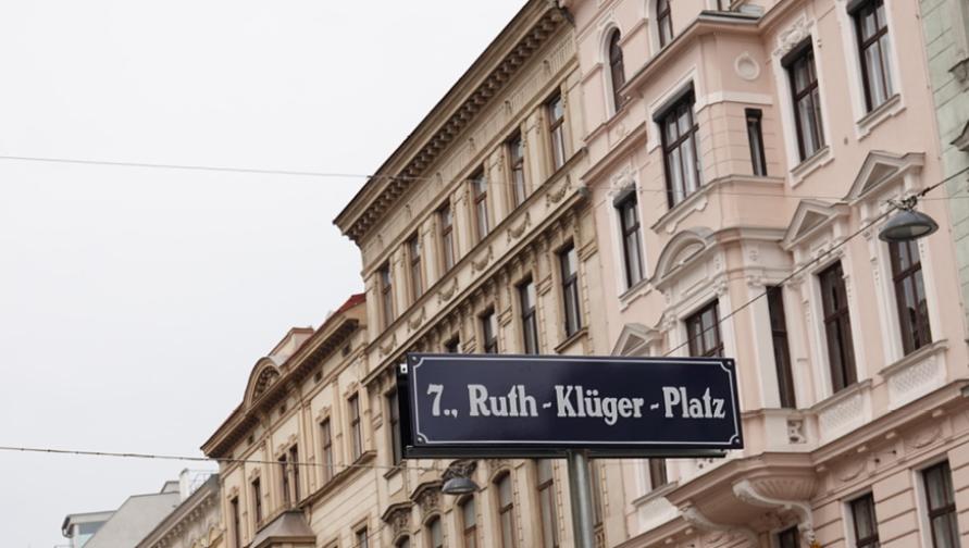 A street sign that says "Ruth Kluger Platz"