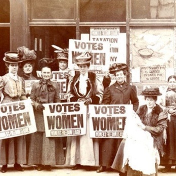 Photo of women's suffrage activists in late 19th century