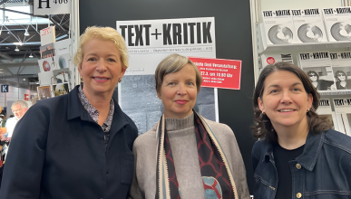 A group photo of Anke Biendarra, Jenny Erpenbeck and Julia Schöll at the Leipzig Book Fair. 